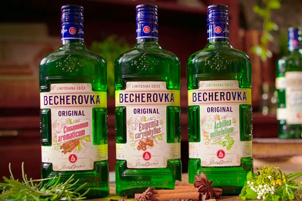 Бехеровка на самогоне: домашний рецепт